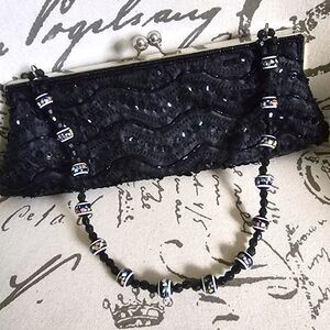 CHATEAU Blk Beaded Sateen evening clutch bag w/ Beaded strap and kiss lock GUC